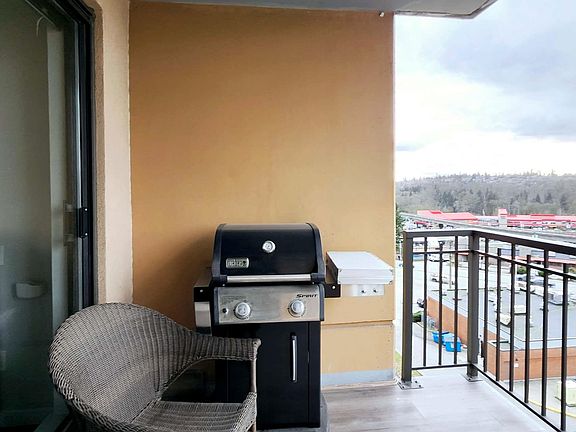 5th image of 511 Rochester Ave #709