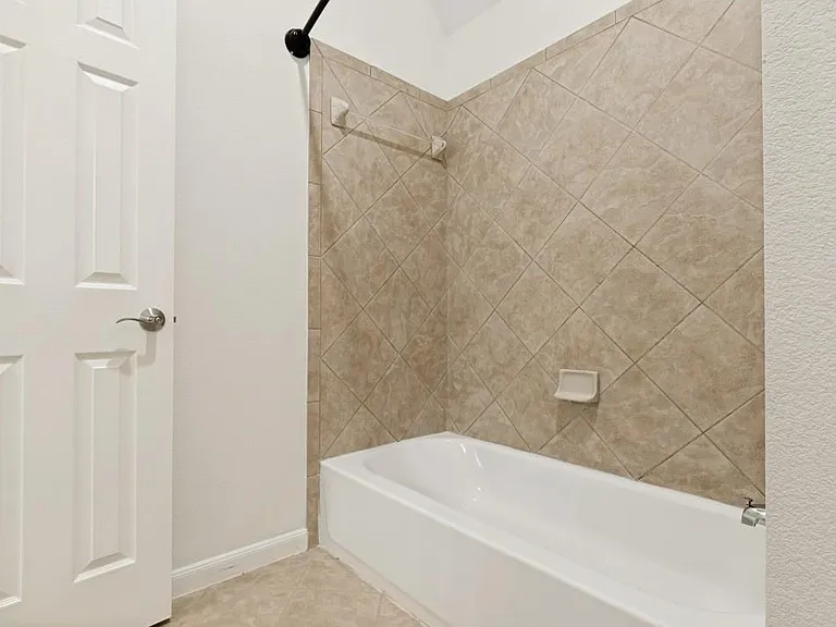 9318 Rainbluff Ln — Photo 28