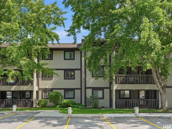 122 Edinburgh Place #219, Saskatoon, SK S7H 5J7