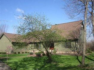 37145 Bainbridge Rd, Solon, OH 44139