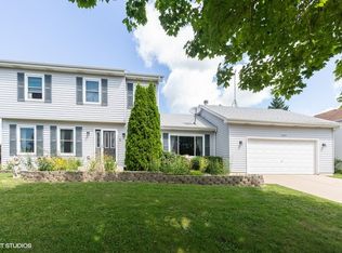 1240 Longford Cir, Elgin, IL 60120