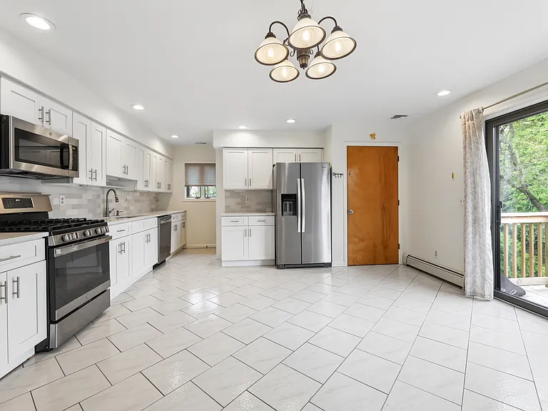 15 W Bradford Ave — Photo 15