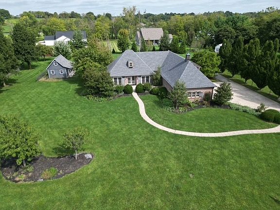3rd image of 1574 Vicki Ln