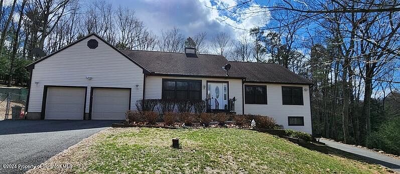 1st image of 231 Pohopoco Dr