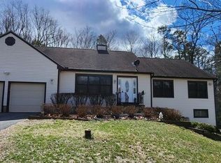 231 Pohopoco Dr, Brodheadsville, PA