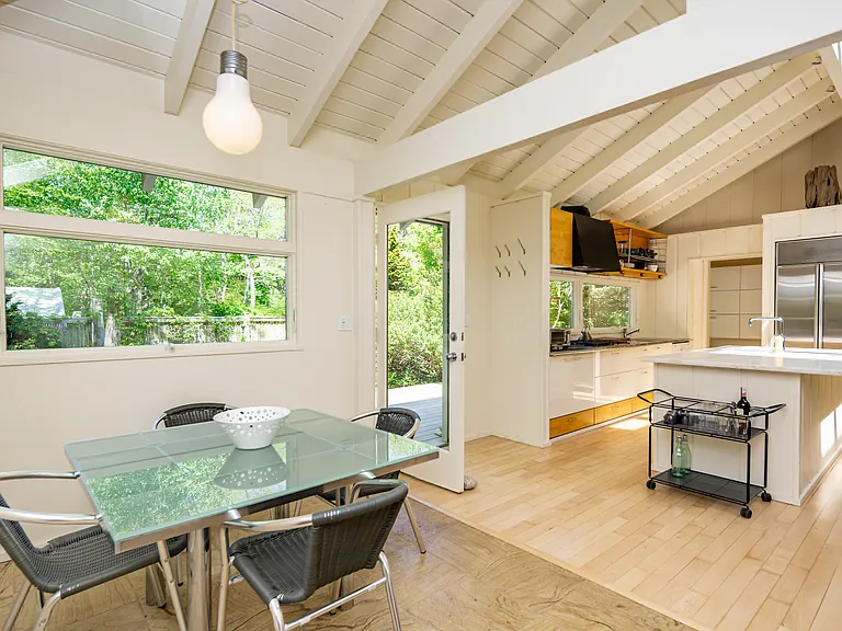 209 Old Stone Hwy — Photo 18