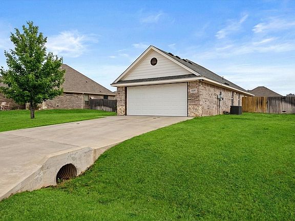 3rd image of 3331 Arrow Creek Dr