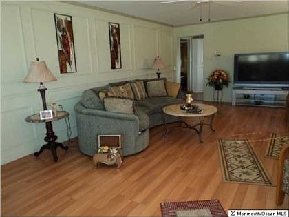 3rd image of 871 Jamaica Blvd