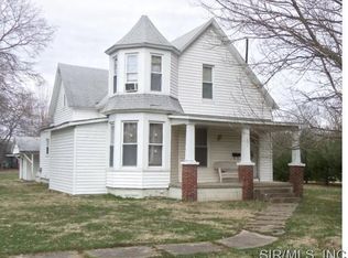 201 N Poplar St, Patoka, IL 62875