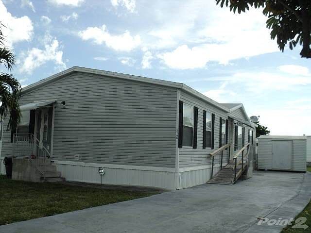 1st image of 3100 SW 52nd Ave