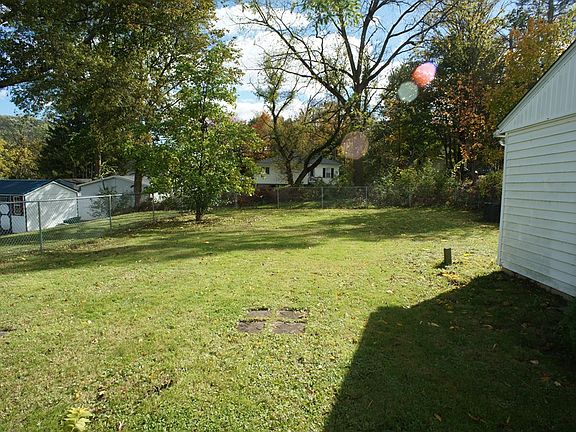 5th image of 8 Kingsbury Ave