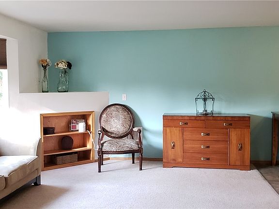 3rd image of 13223 Prairie Cir E