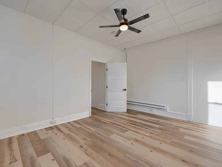 534 W James St #7 — Photo 9