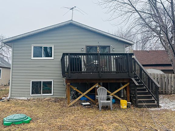3rd image of 907 Pine St