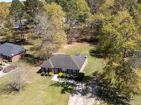 3rd image of 111 Toccoa Dr