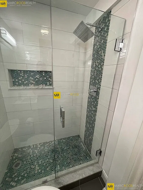 4 bed, $6,900 — Photo 3