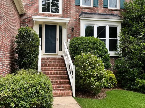 314 Hunters Xing, Cary, NC 27518