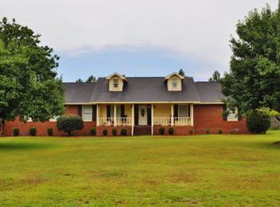 183 Meadow Ln, Fitzgerald, GA 31750