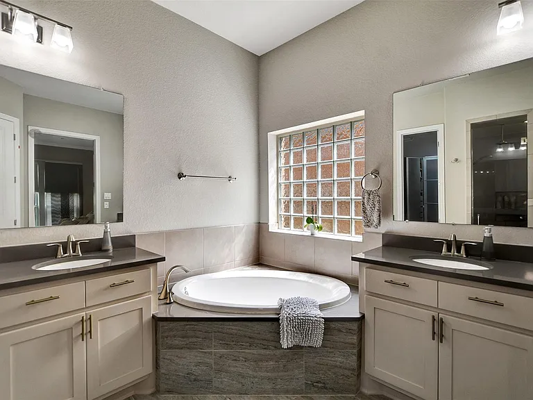 13219 Parkway Hills Dr — Photo 25
