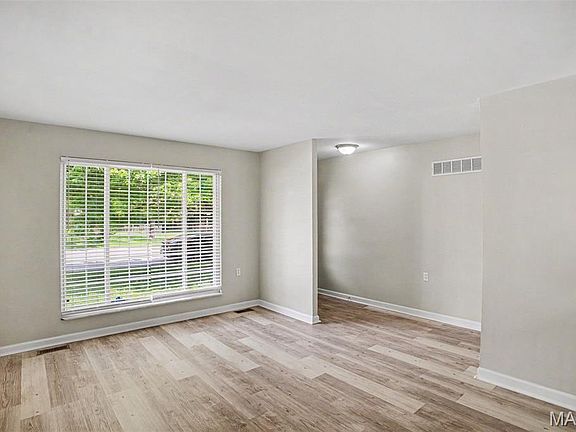 2nd image of 2737 Essex St