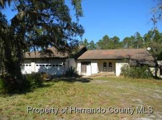 7451 River Country Dr, Weeki Wachee, FL 34607
