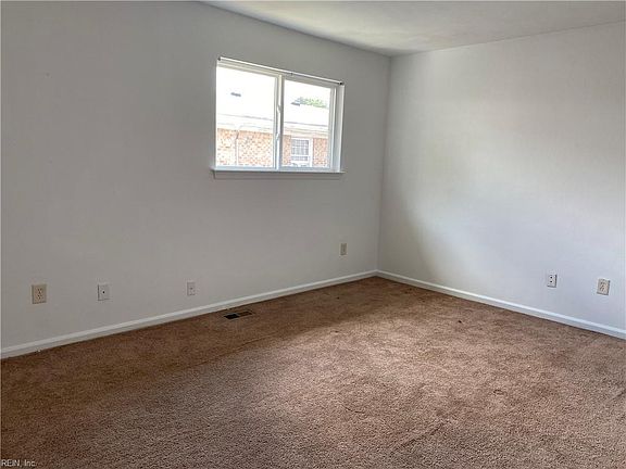3rd image of 8546 Chesapeake Blvd #408