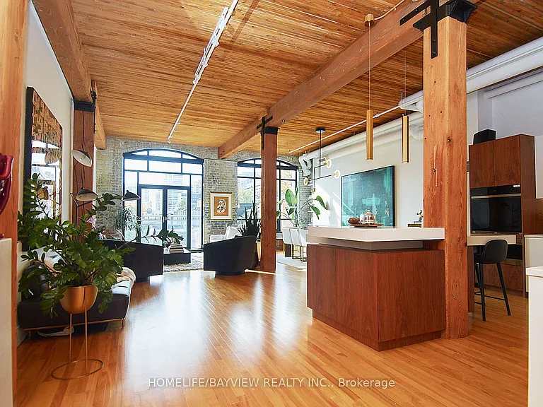 993 Queen St W #203 — Photo 14