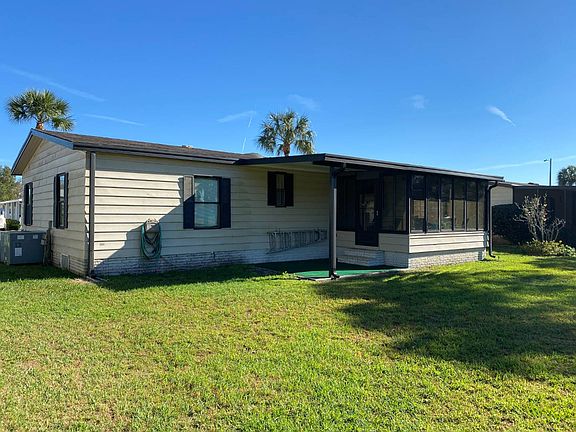 5th image of 210 Country Club Dr