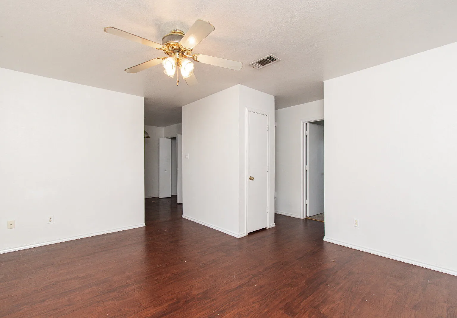 2 bed, 1.0 bath, 795 sqft, $650 — Photo 2