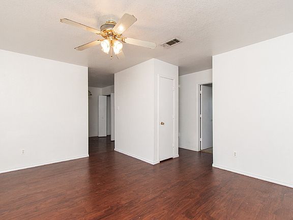 2nd image of 1114 Horizon Dr APT C