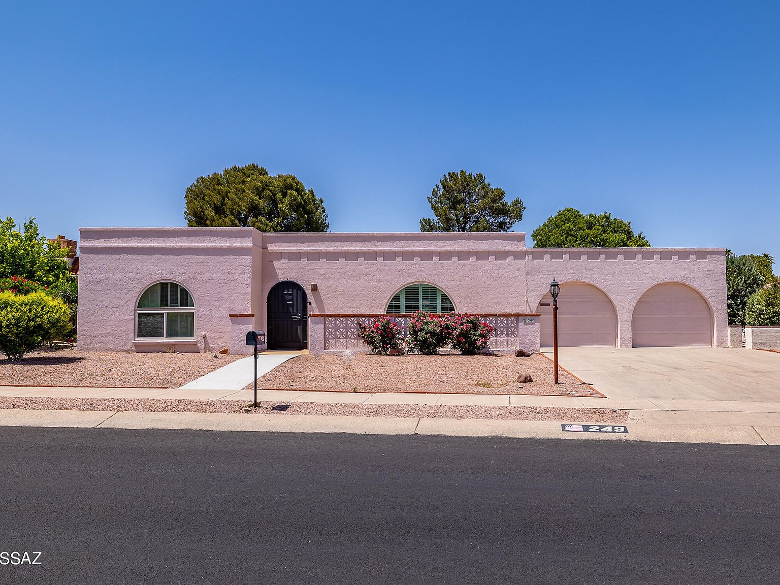 249 E Paseo Chuparosas