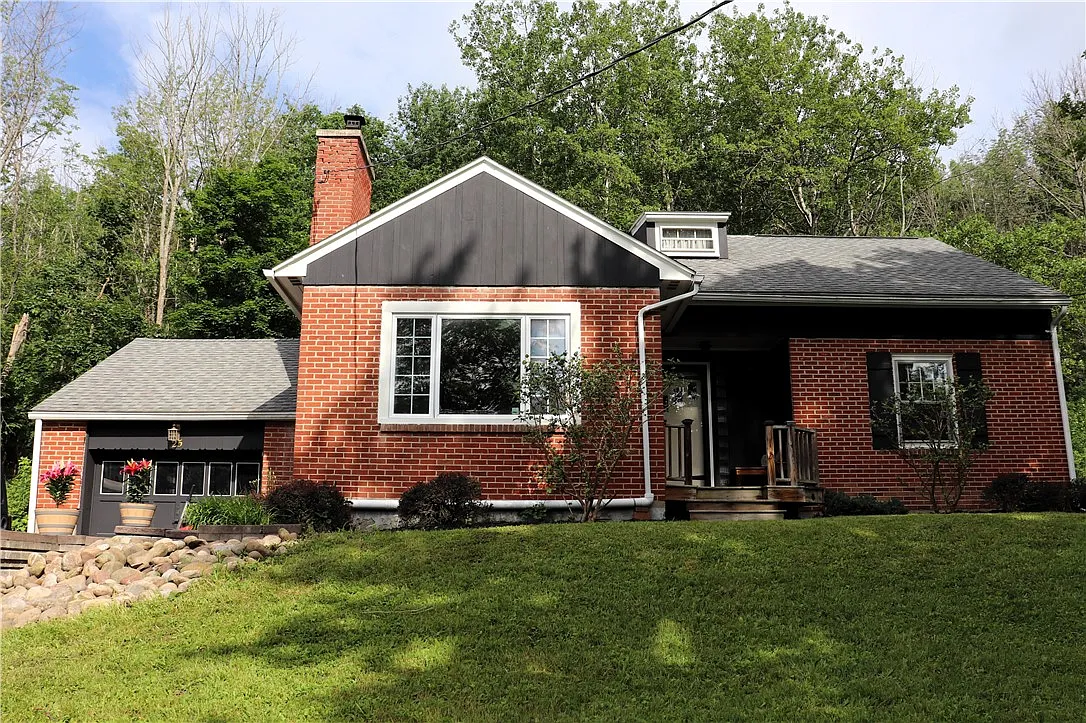 25 Hillcrest Dr photo 1