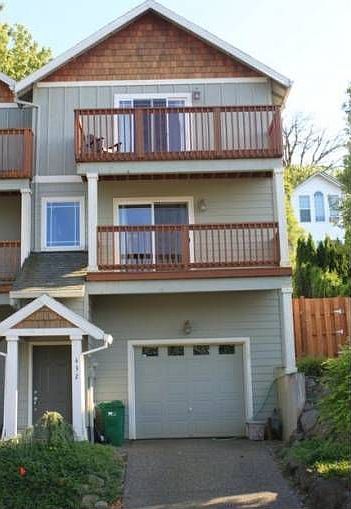 2007 Built Townhome!