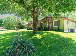 3454 Greentree Rd, Lexington, KY 40517