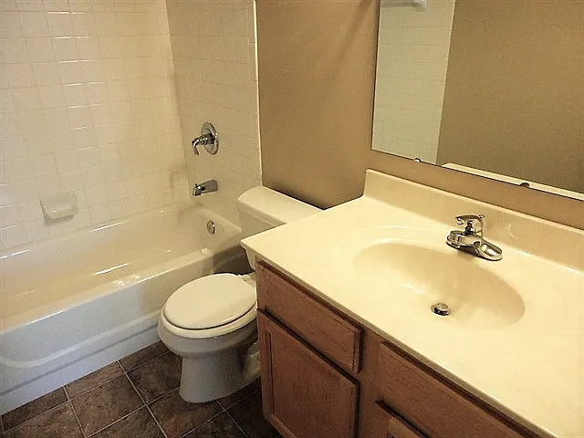7910 Palmaro Cir — Photo 6