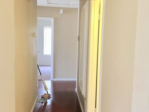 3rd image of 4101 Bolton Ave