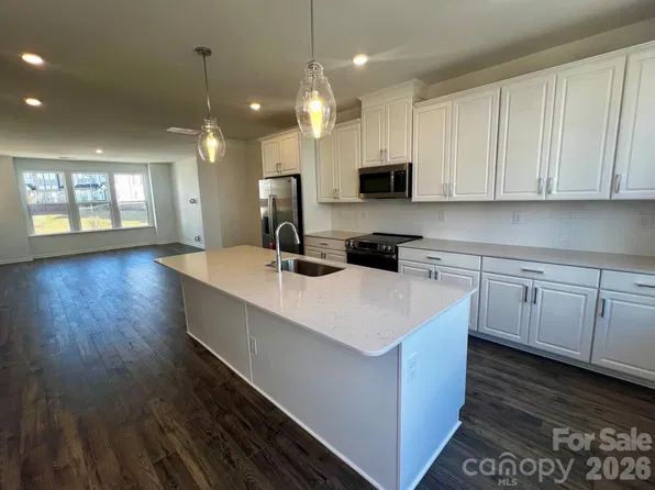 2021 Hawksworth Ln, Charlotte, NC 28262