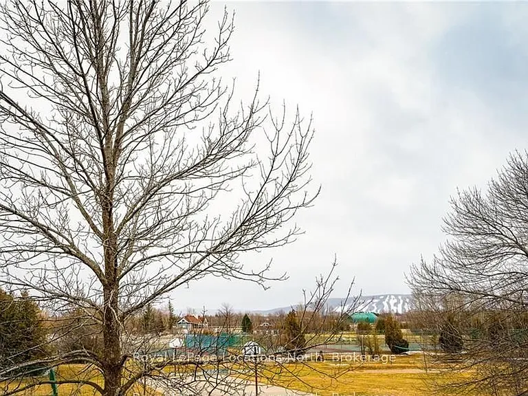 470 Oxbow Cres #10 — Photo 32