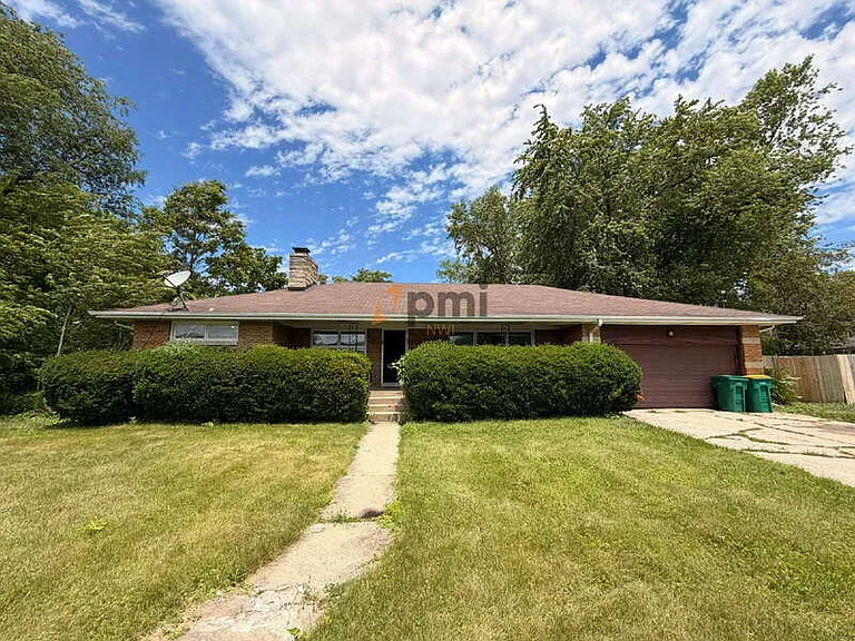 330 E 69th Pl — Photo 17