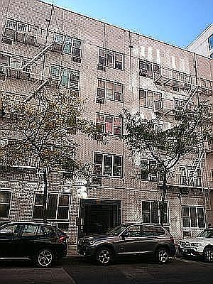 1st image of 450 W 58th St #1Z