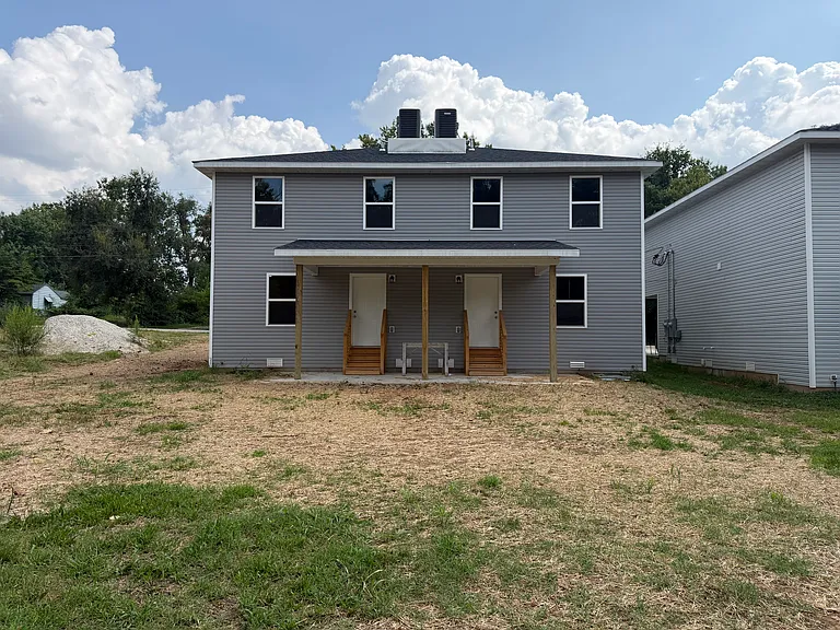 1639 W Belmont St #A — Photo 2