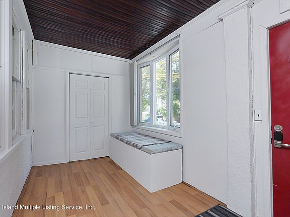 5th image of 10 Elizabeth Ave