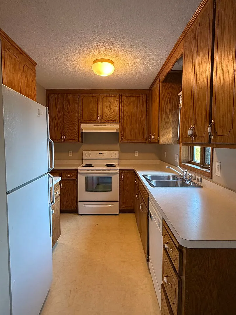 Sunray Circle SW — Photo 2