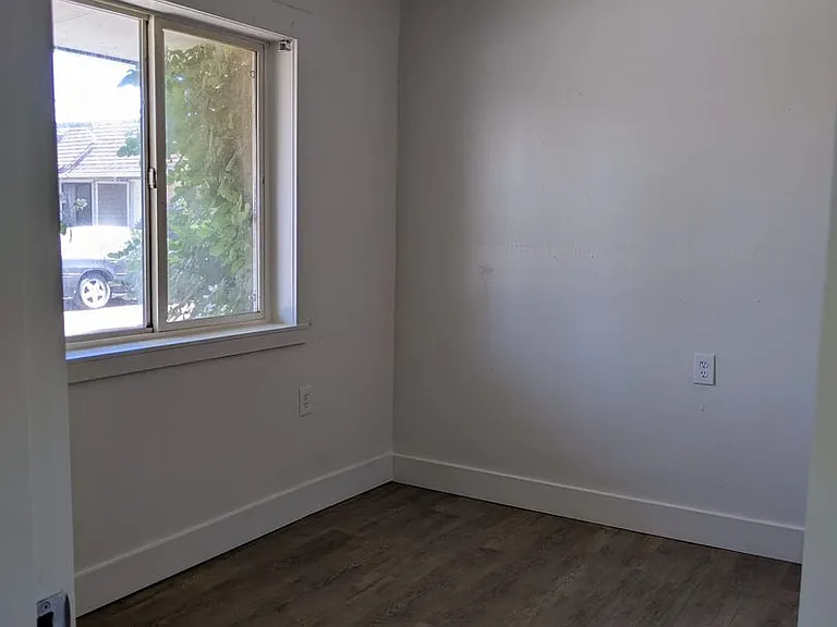 23475 Highway 99 E — Photo 14