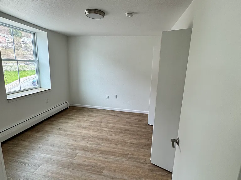 128 Arthur St #202 — Photo 3
