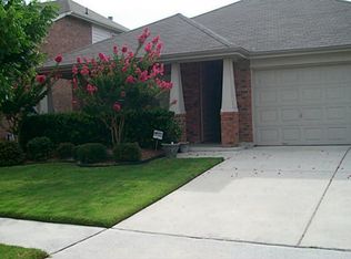 1115 Red Robin Dr, Aubrey, TX 76227