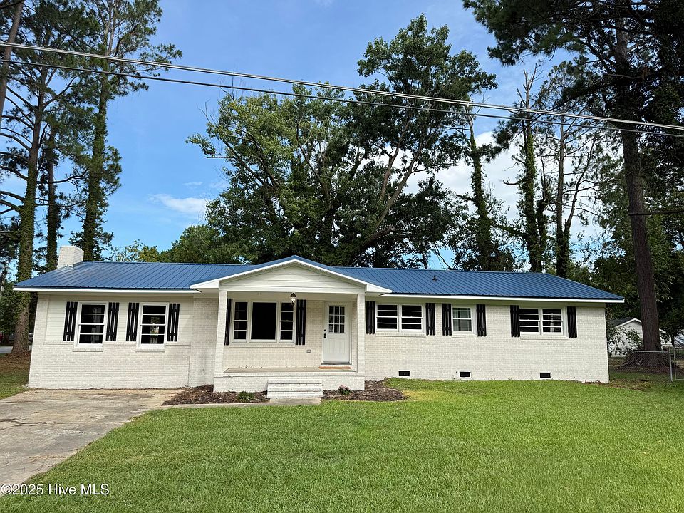 1st image of 105 Woodrose Avenue