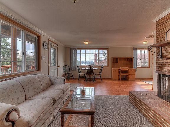 2nd image of 2809 19th St