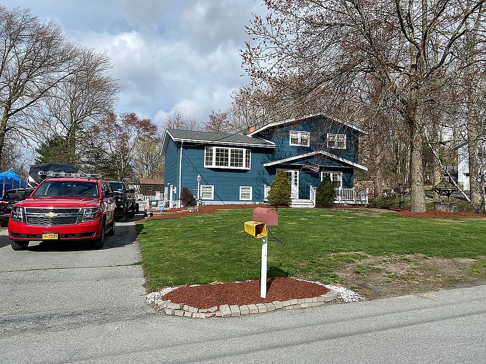 1st image of 21 Dennis Dr