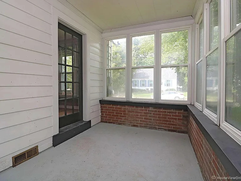 1435 Rose St — Photo 3